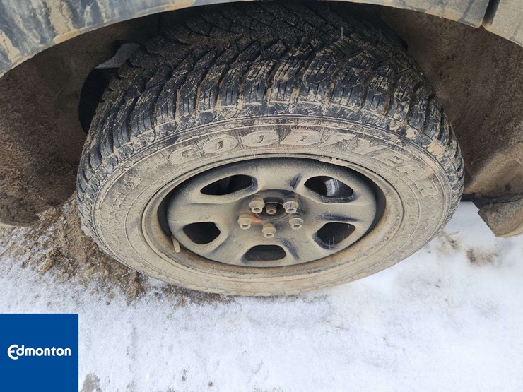 2020-ford-explorer-image-10