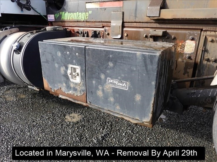 2015-peterbilt-567-image-12