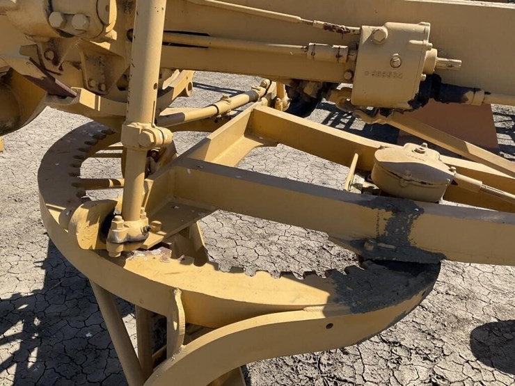 caterpillar-10-image-12