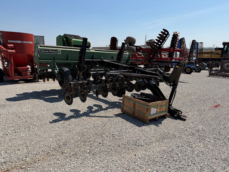 great-plains-solid-stand-15-image-14