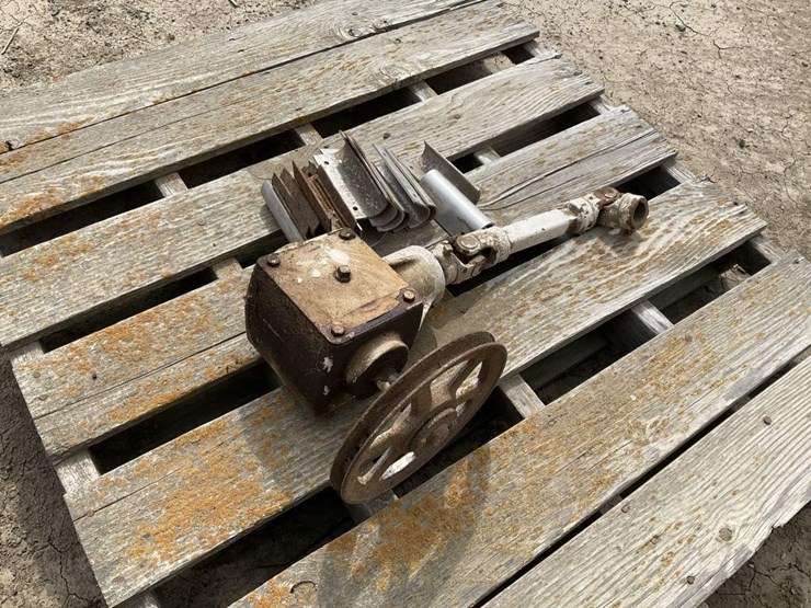 s&a-9'x6'-steel-pull-fertilizer-spreader-image-13