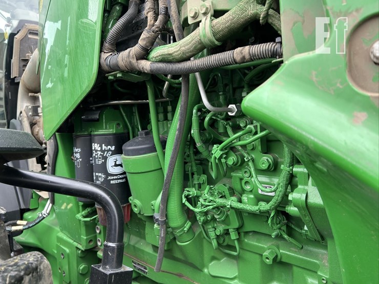 2014-john-deere-8320r-image-23