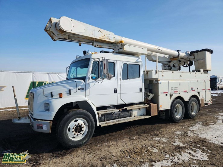 2004-freightliner-fl80-image-1