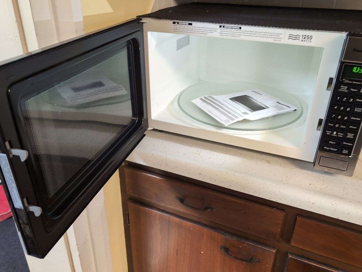 panasonic-inverter-microwave-oven-model-nn-t945sf-image-2