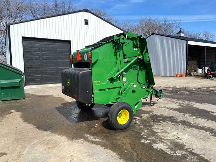 #142-•-john-deere-round-baler-(stoughton,-wi)-image-5