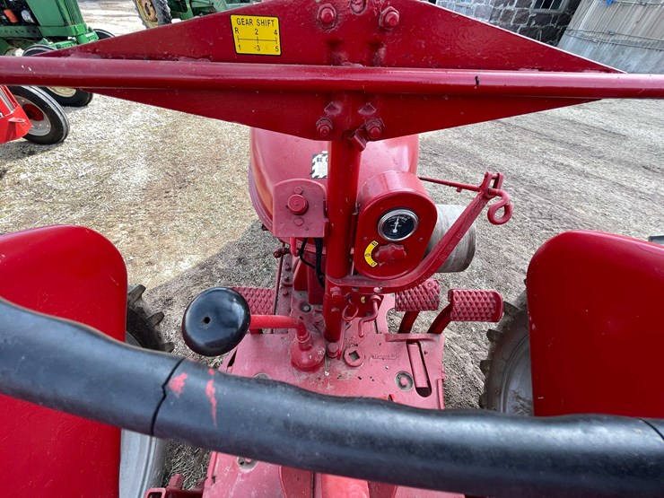 #122-•-ih-mccormick-farmall-tractor-(fremont,-wi)-image-32