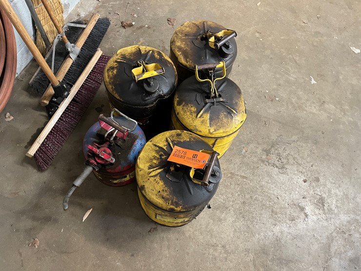 #2578-•-metal-fuel-cans-(columbia-heights,-mn)-image-1