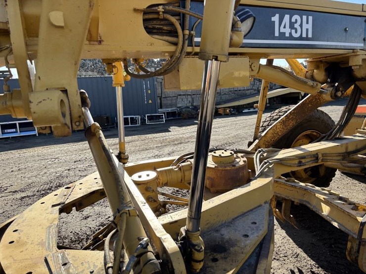 caterpillar-143h-image-28