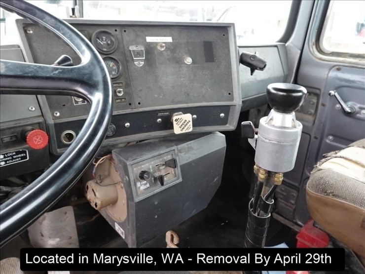 1996-mack-rd690s-image-17