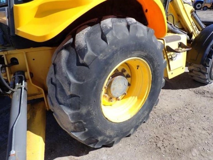 2012-new-holland-b95b-image-56