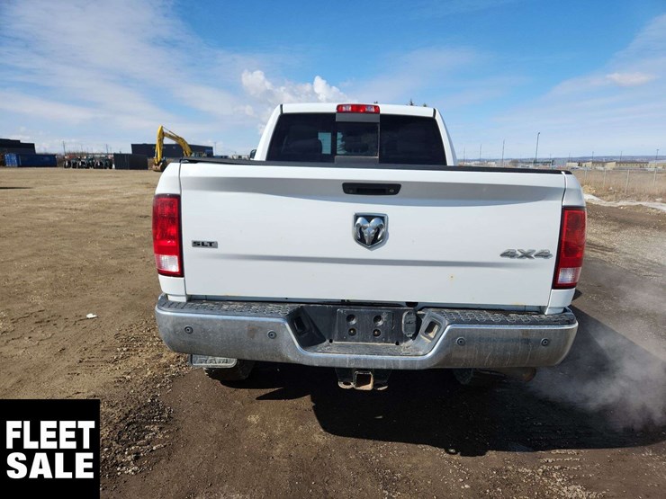 2015-dodge-2500-image-21