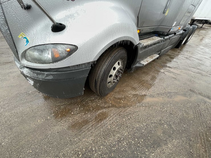 #230-•-2016-international-semi-tractor-(has-wi-title)-(denmark,-wi)-image-11