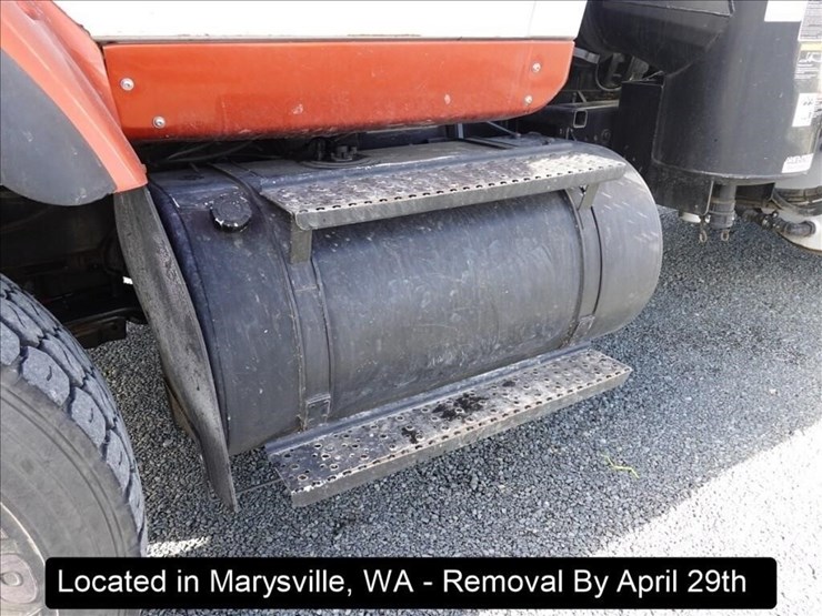 2005-international-7600-image-13