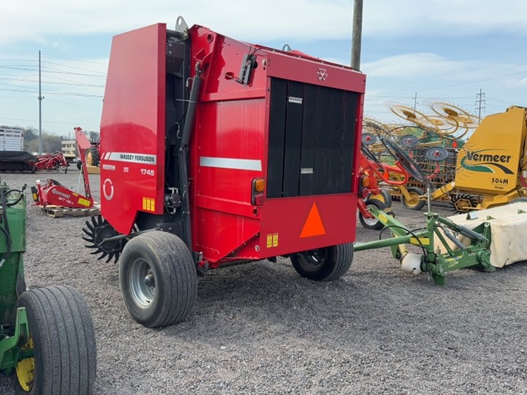 massey-ferguson-1745-image-5