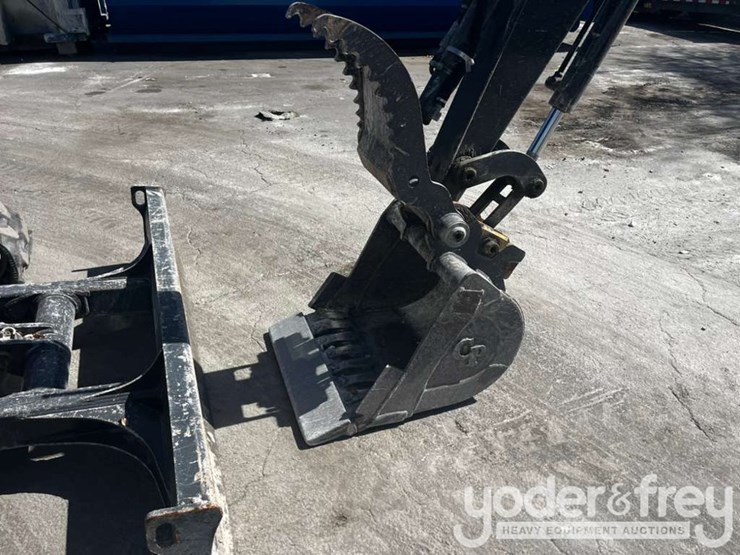 2022-deere-35g-image-12