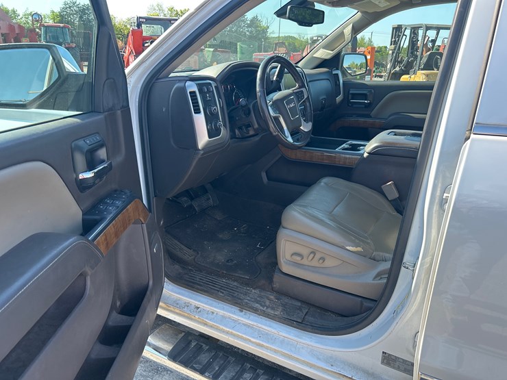 2017-gmc-sierra-1500-image-9