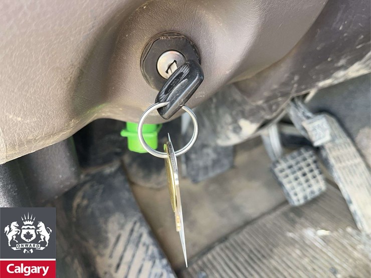 2016-freightliner-114sd-image-19