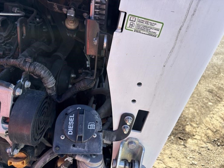 2020-bobcat-s550-image-37