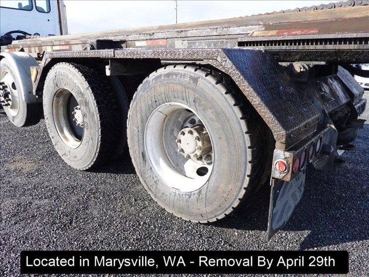 2015-peterbilt-567-image-34