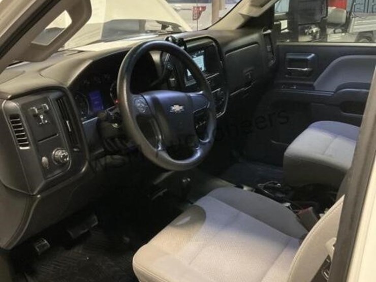 2018-chevrolet-silverado-3500hd-image-22