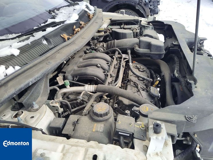 2019-ford-explorer-image-23