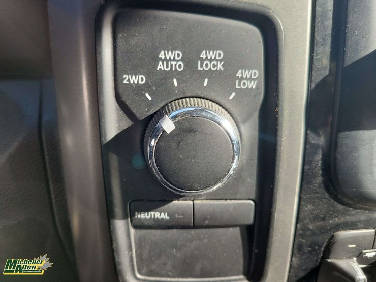 2013-dodge-1500-image-18