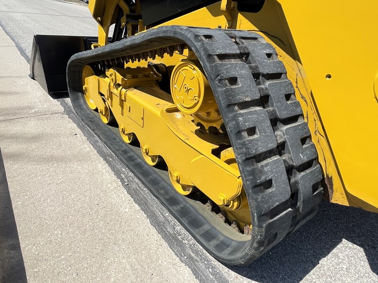 2019-caterpillar-259d3-image-15
