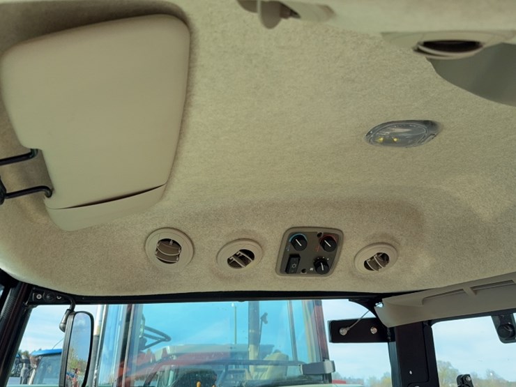 john-deere-4052r-image-19