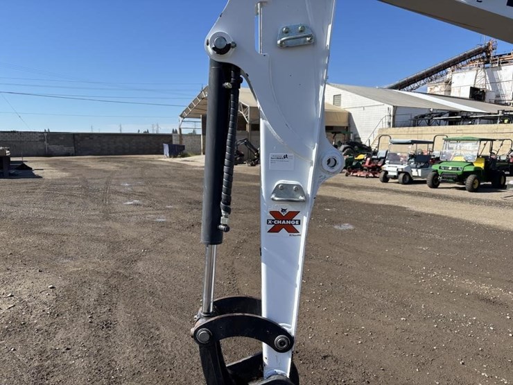 2020-bobcat-e26-image-16