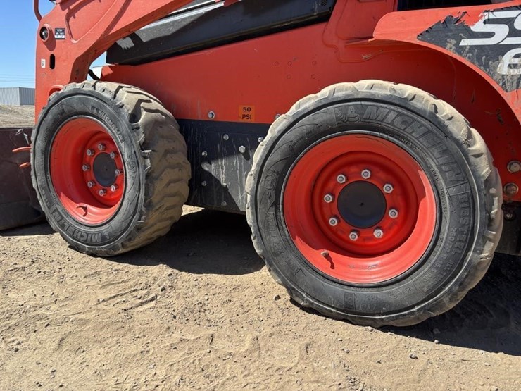 2018-kubota-ssv65-image-15