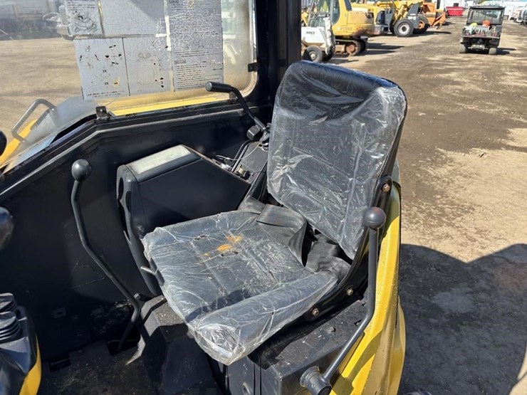 komatsu-pc28uu-2-image-23