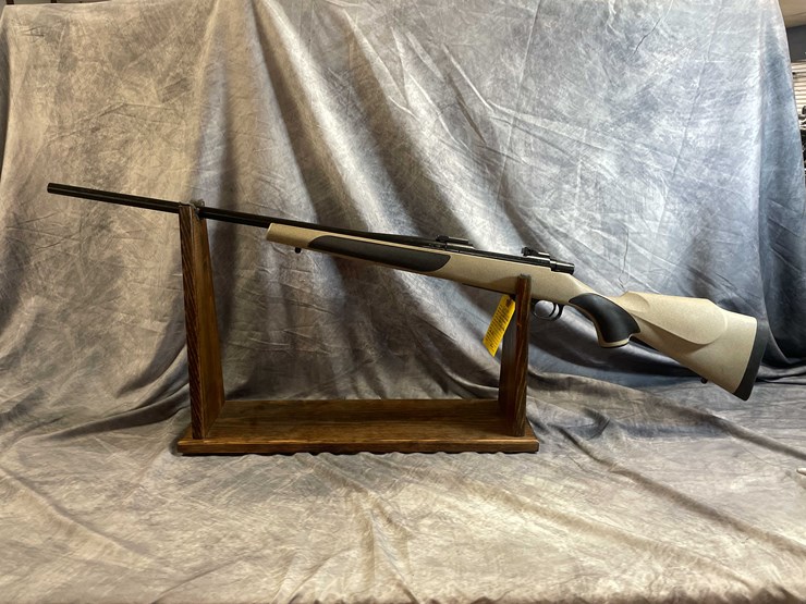 #10137-•-weatherby-vangaurd,-7mm-rem-mag-bolt-action-rifle,-sn:-vb065127-image-9