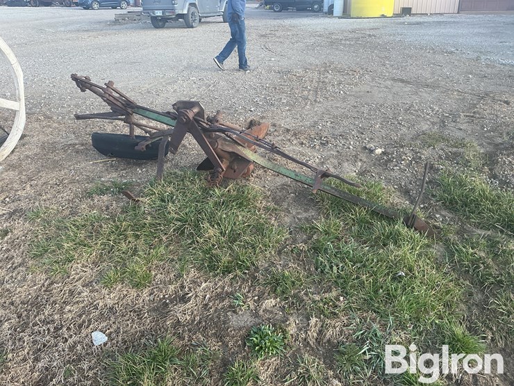 john-deere-terracing-plow-image-3