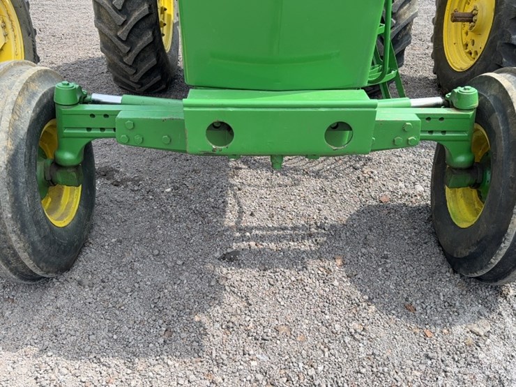 john-deere-3055-image-4