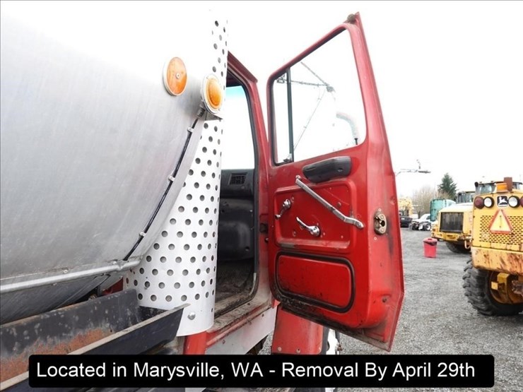 1991-ford-l9000-image-17