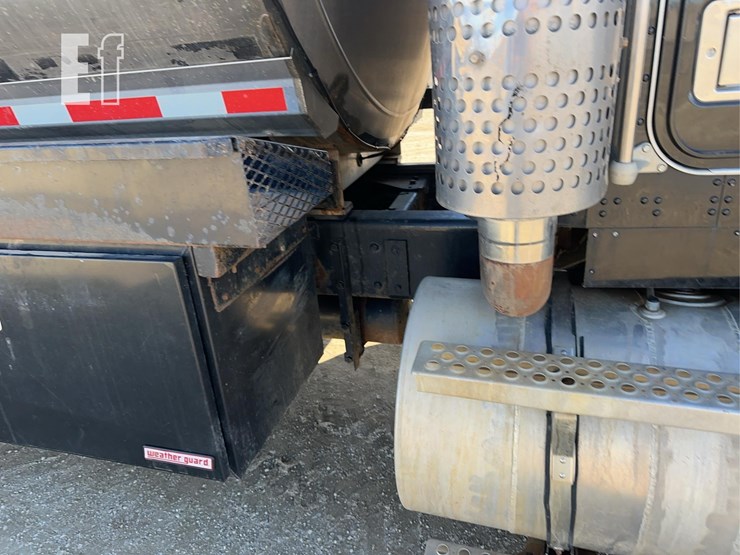 1999-kenworth-t800-image-21