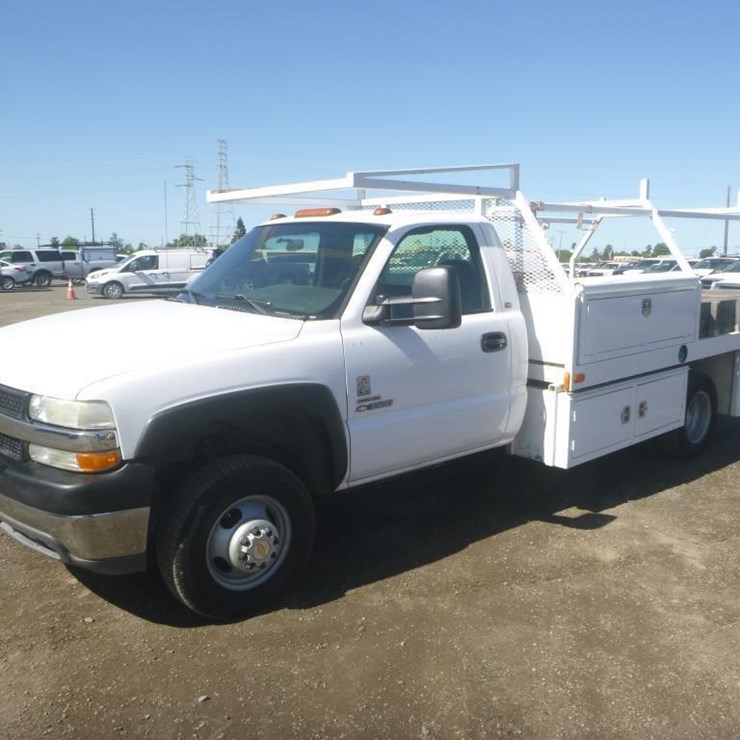 2002 CHEVROLET 3500