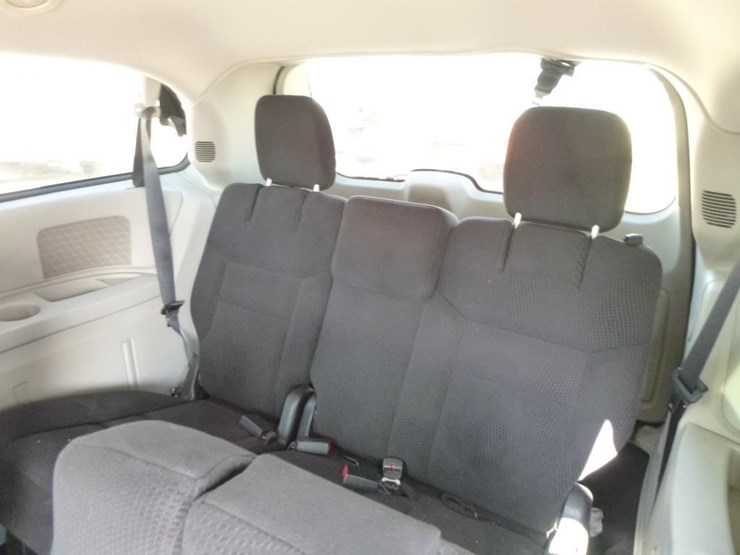 2014-dodge-grand-caravan-image-10