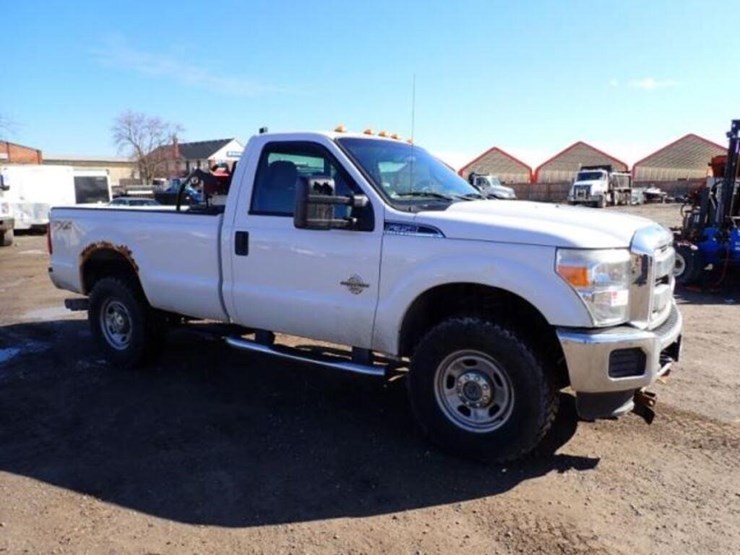 2016-ford-f350-xlt-image-3