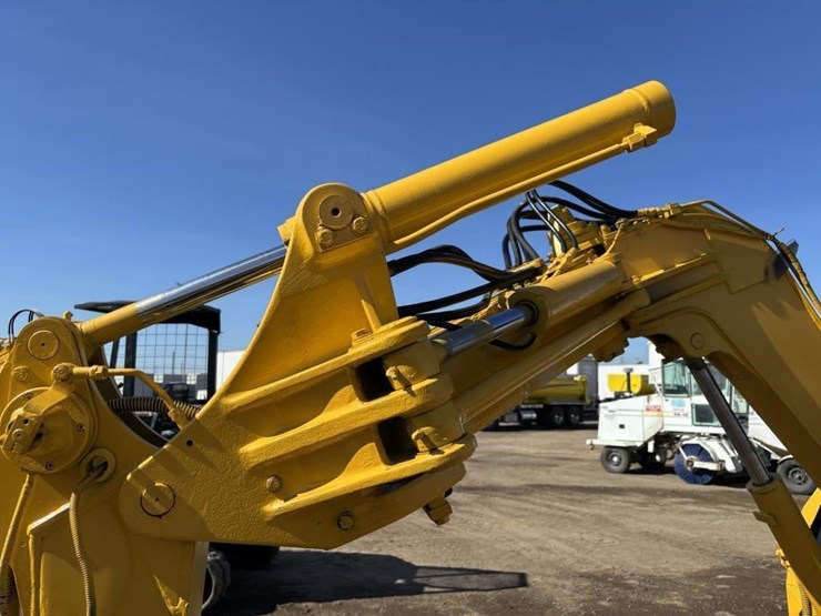 komatsu-pc28uu-2-image-15