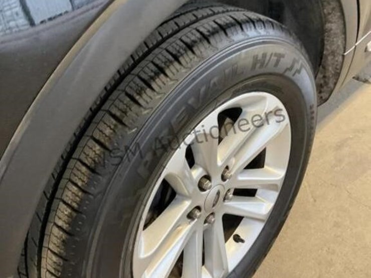 2016-ford-explorer-xlt-image-8