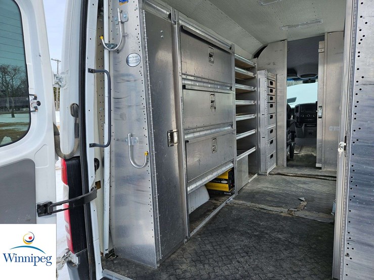 2011-mercedes-benz-sprinter-2500-image-19