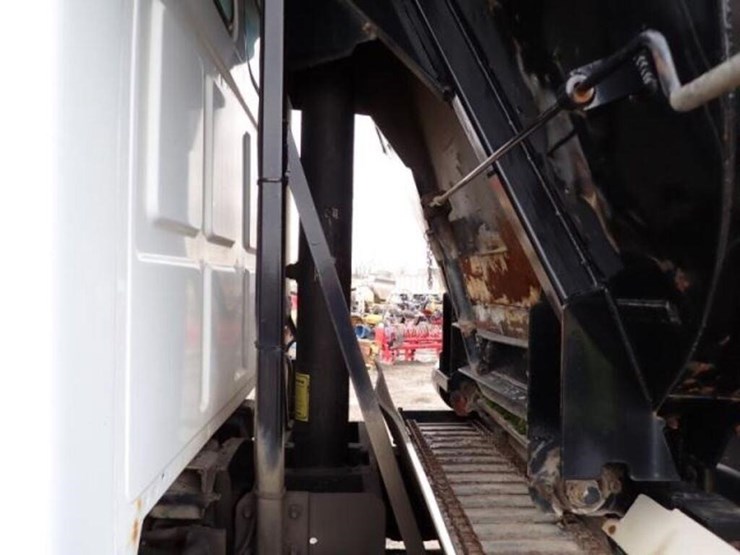 1999-sterling-l9513-image-42