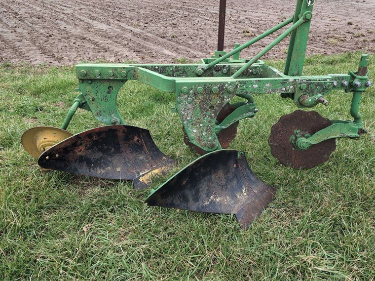 john-deere-plow-attachment-image-2