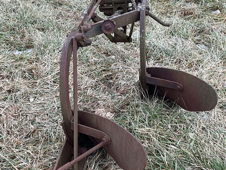 two-bottom-fordson-plow-image-4