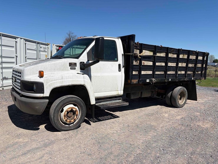 2003-chevrolet-c4500-stake-body-dump-image-1