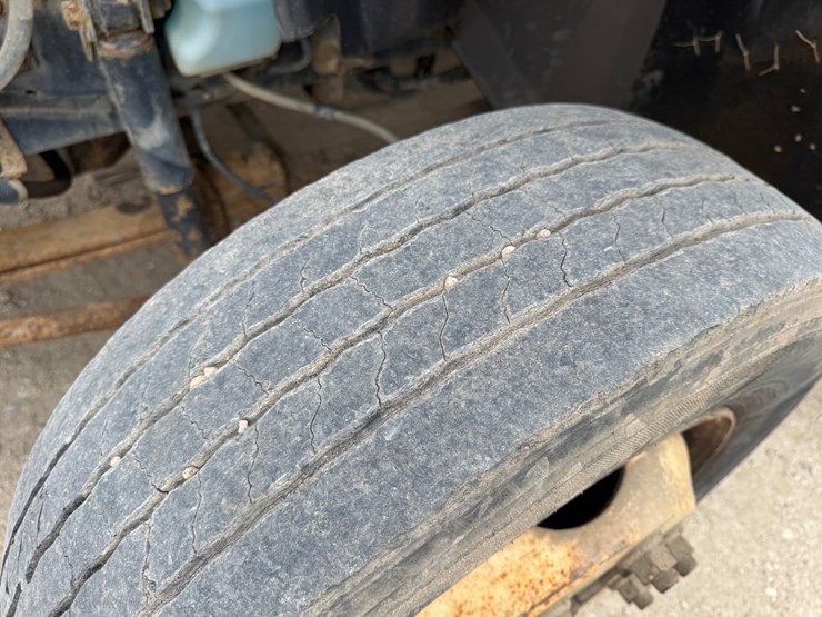 2003-international-durastar-4300-image-22