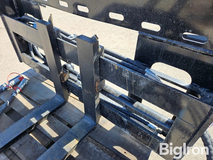 2025-massey-ferguson-730-image-12