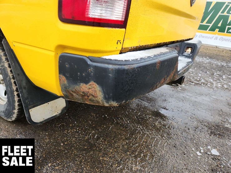 2019-ram-1500-classic-image-34