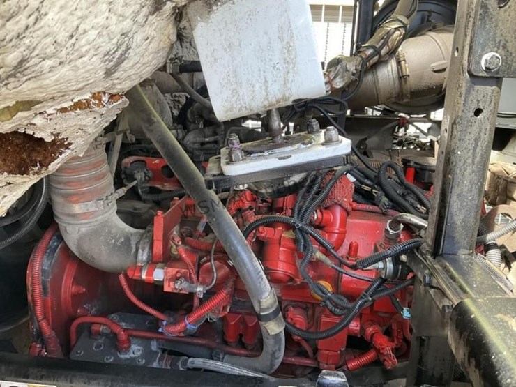 2014-peterbilt-320-image-16